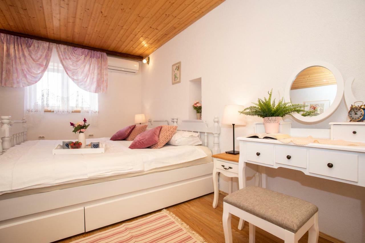 Apartman Verbenia Vrbnik  Extérieur photo